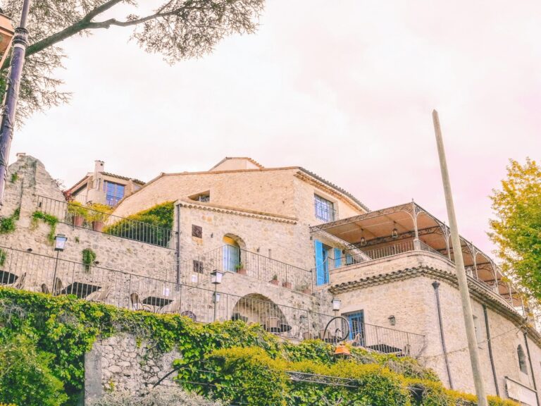 Mougins Travel Guide