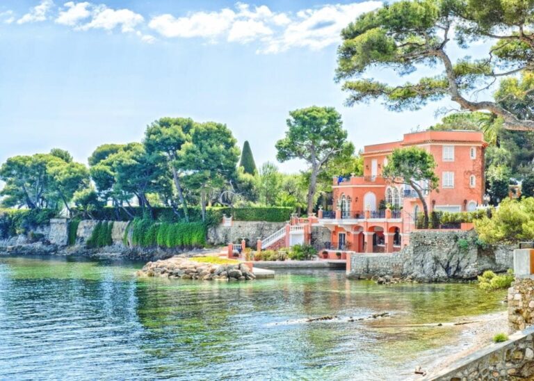La Fleur Du Cap  / Place David Niven in Cap Ferrat